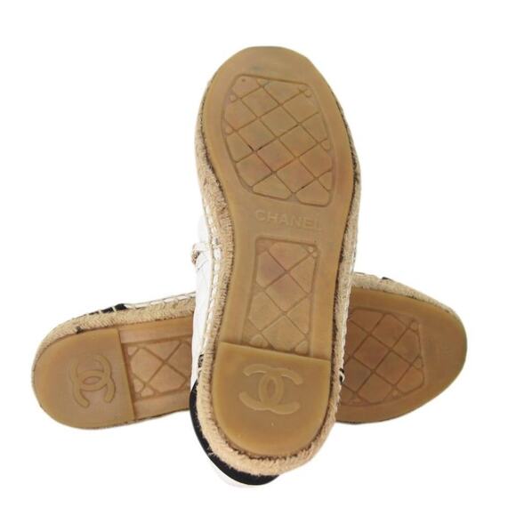 Chanel Chain Espadrille 38 Quilted Leather Cap Toe Flats CC-S0207P-C037 - Picture 8 of 9